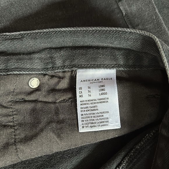 AE ripped mom straight jeans - Picture 3 of 3